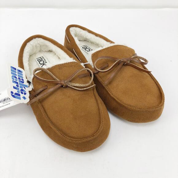Nordstrom Rack Mens Bonfire Moccasin Slipper Small 7-8 Tan Chestnut NWT - Picture 2 of 9